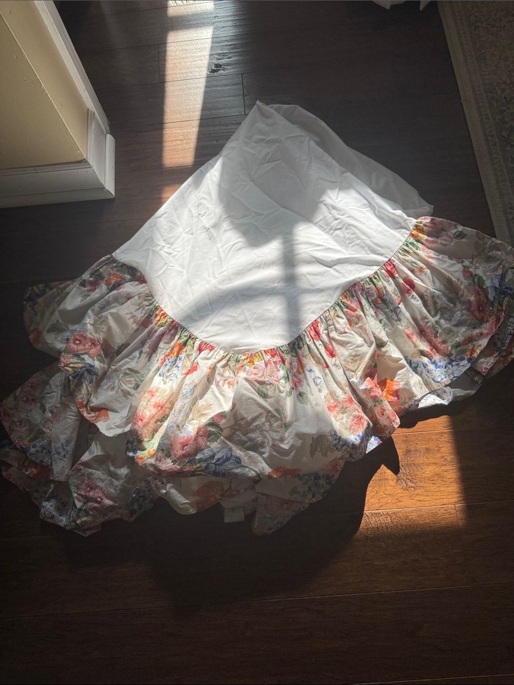 Ralph Lauren Southampton Retired and Rare pattern King Size dust ruffle.
